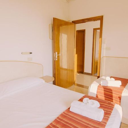 רימיני Hotel Beverly מראה חיצוני תמונה