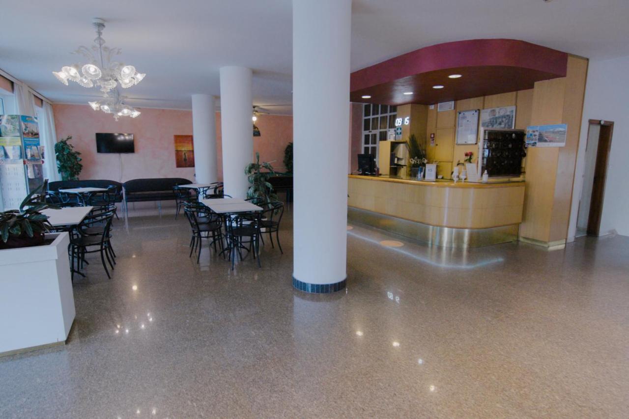רימיני Hotel Beverly מראה חיצוני תמונה
