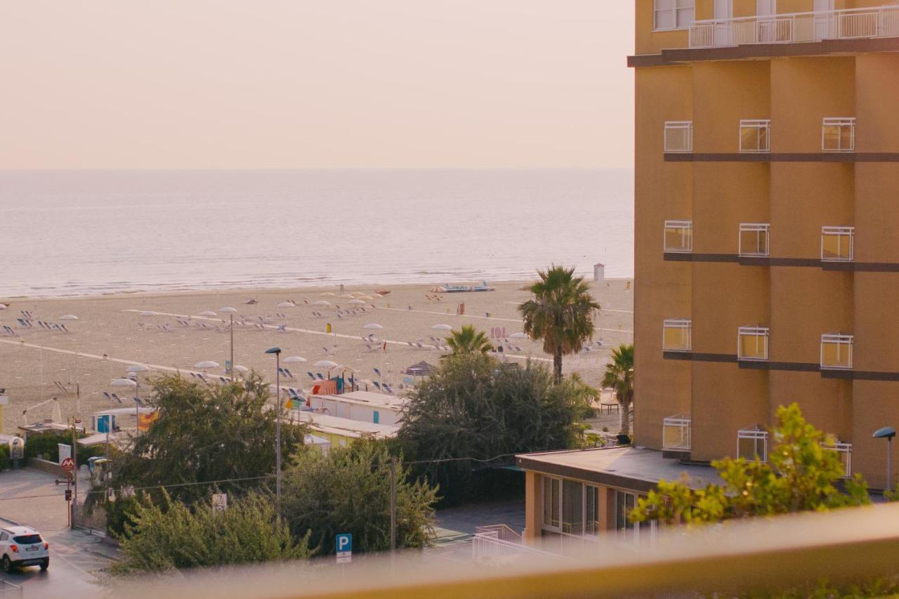 רימיני Hotel Beverly מראה חיצוני תמונה