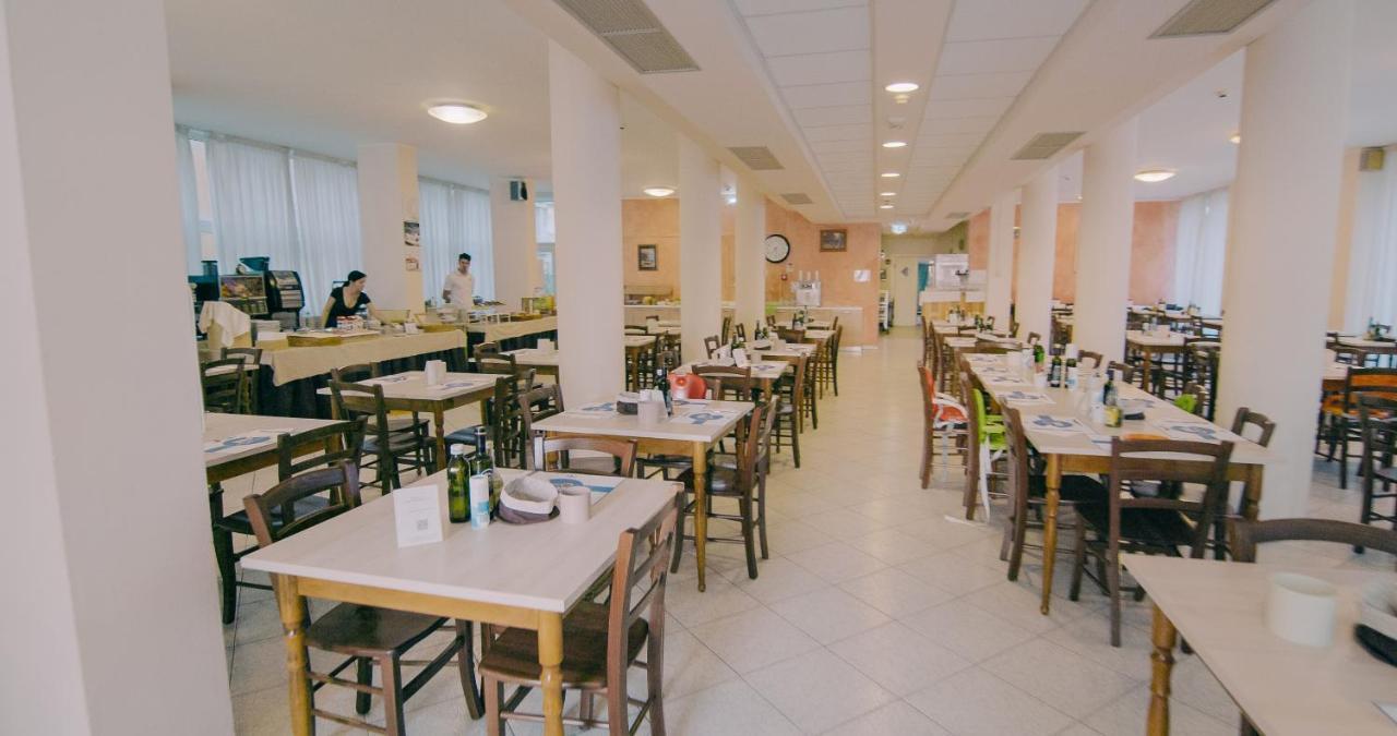 רימיני Hotel Beverly מראה חיצוני תמונה