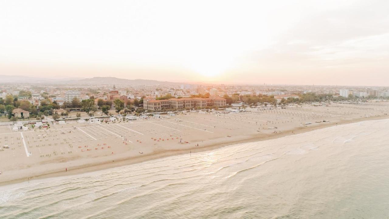 רימיני Hotel Beverly מראה חיצוני תמונה