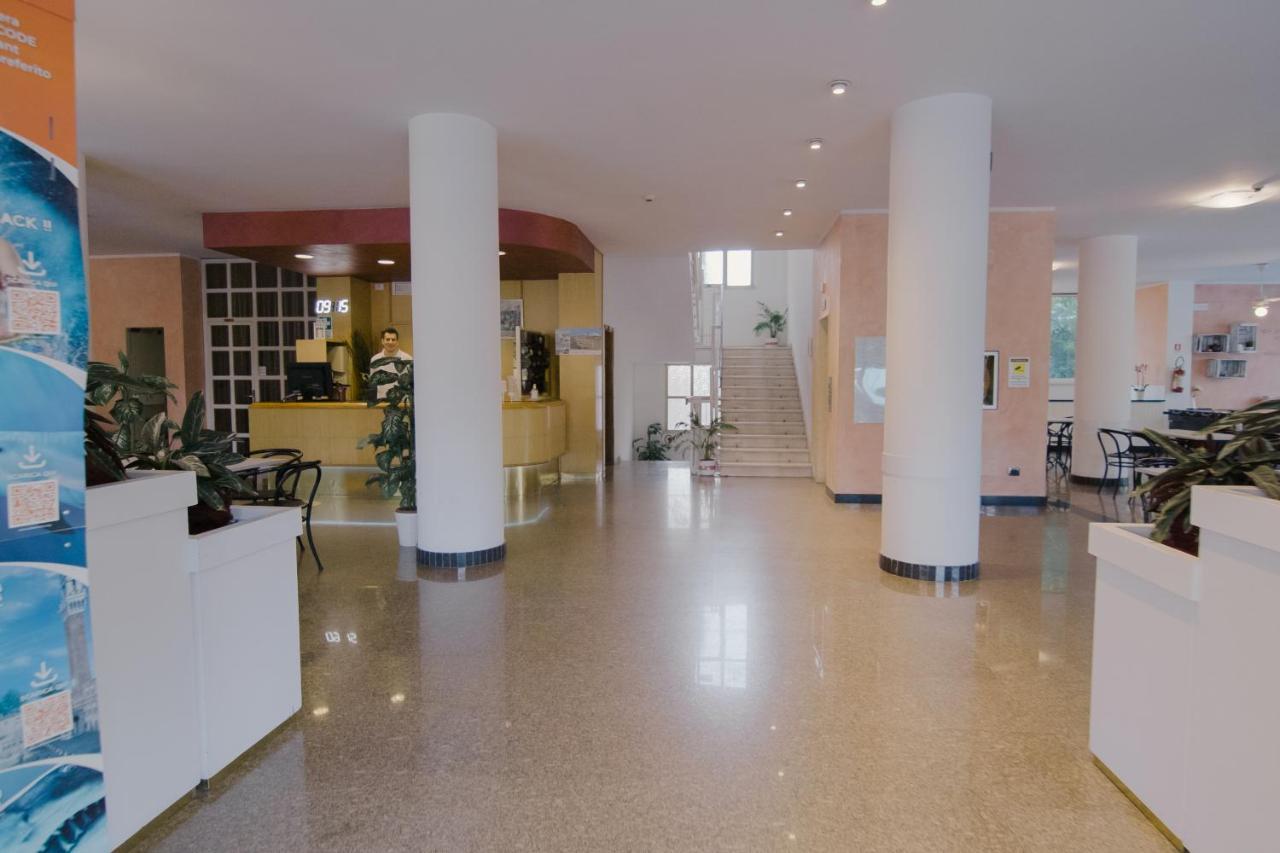 רימיני Hotel Beverly מראה חיצוני תמונה