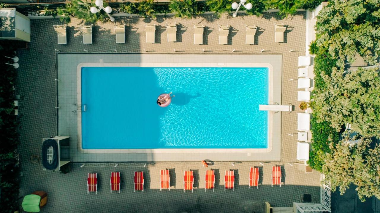 רימיני Hotel Beverly מראה חיצוני תמונה