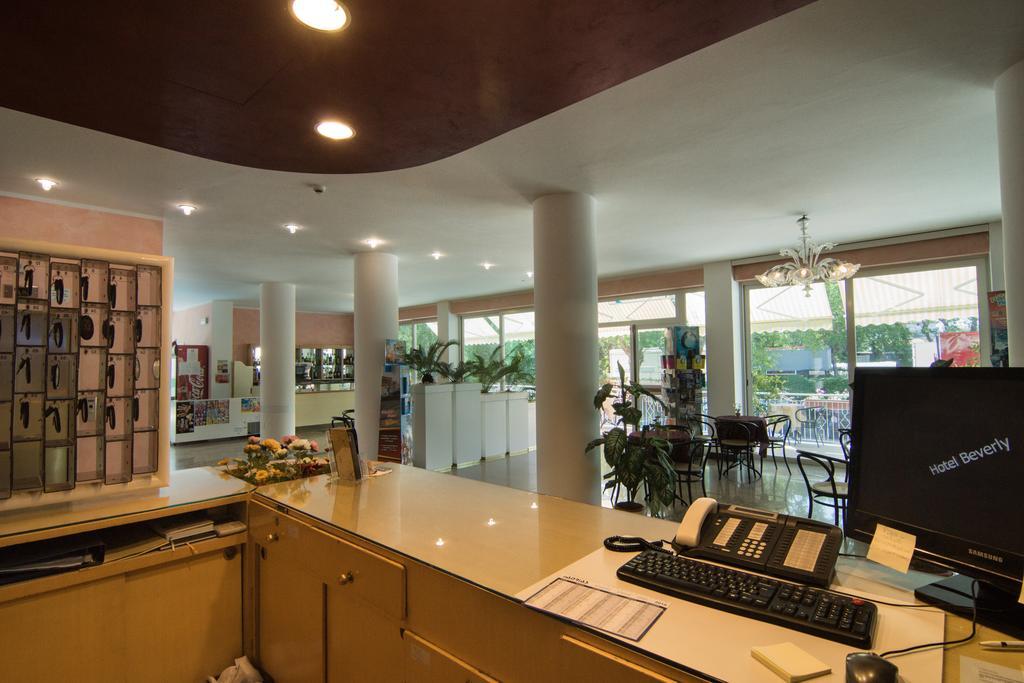 רימיני Hotel Beverly מראה חיצוני תמונה