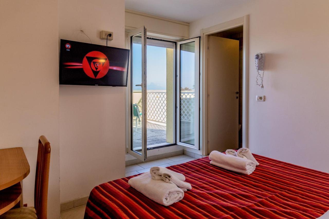 רימיני Hotel Beverly מראה חיצוני תמונה