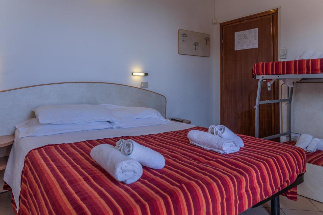 רימיני Hotel Beverly מראה חיצוני תמונה