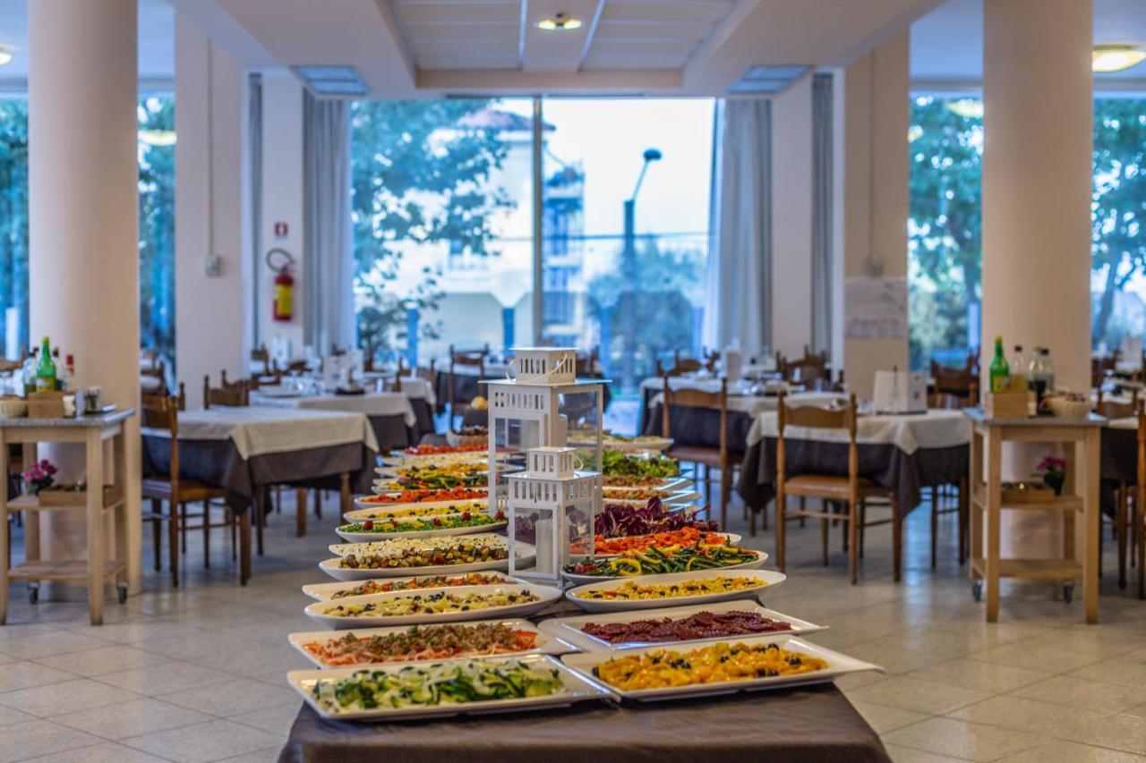 רימיני Hotel Beverly מראה חיצוני תמונה