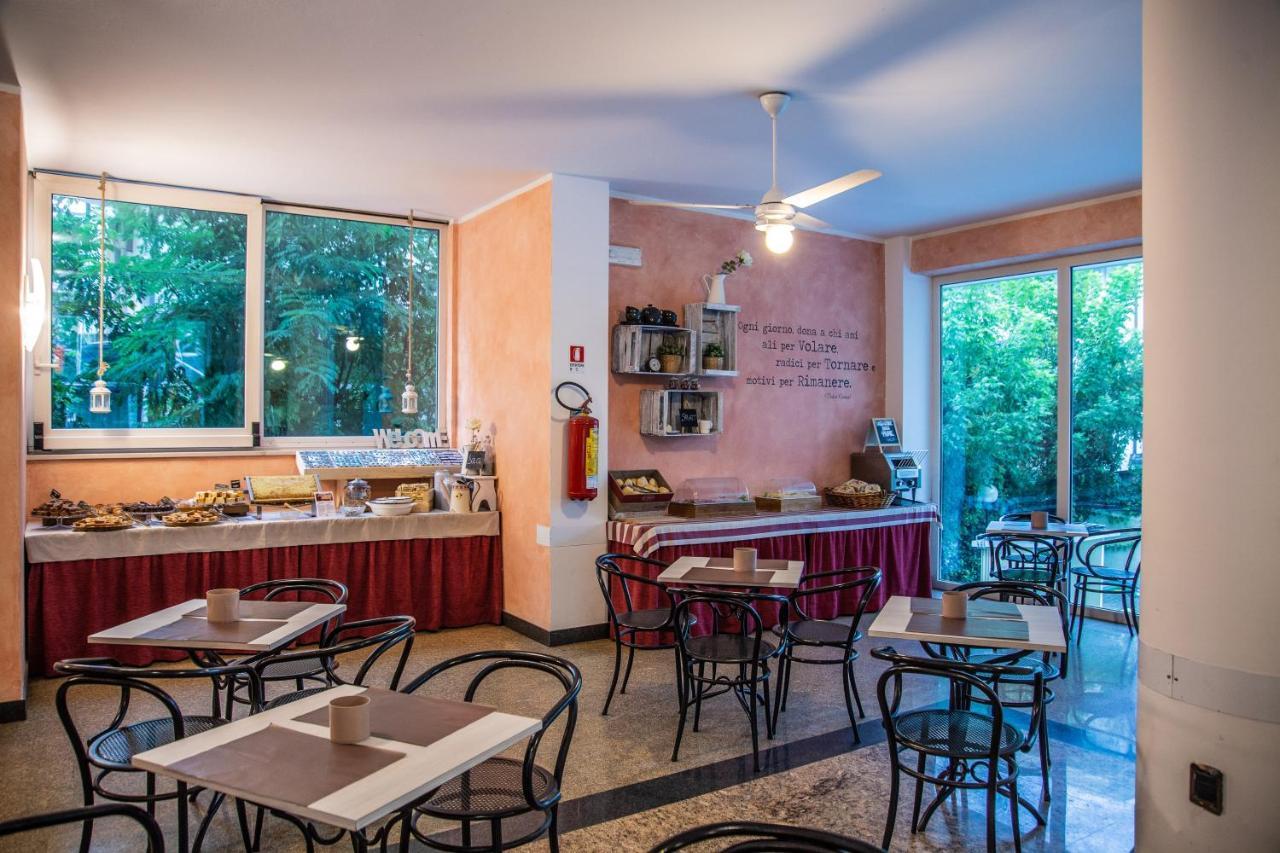 רימיני Hotel Beverly מראה חיצוני תמונה
