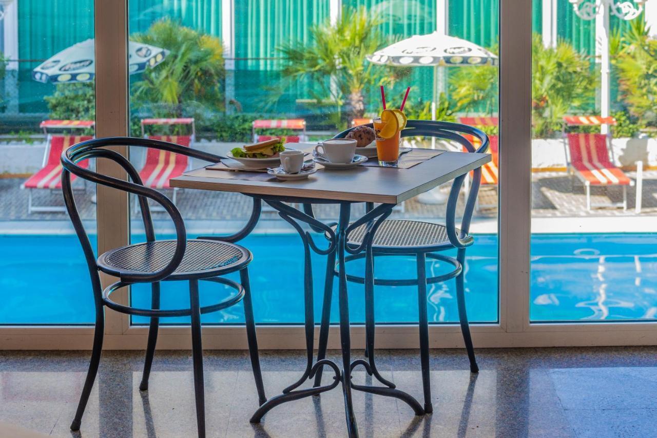 רימיני Hotel Beverly מראה חיצוני תמונה